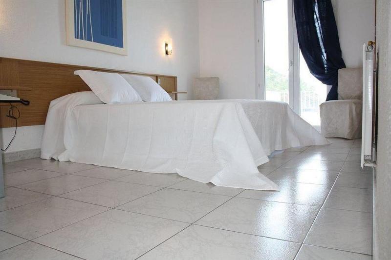 Hôtel La Gambina à Colera Extérieur photo